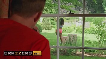 Шалун отодрал чернокожую соседку